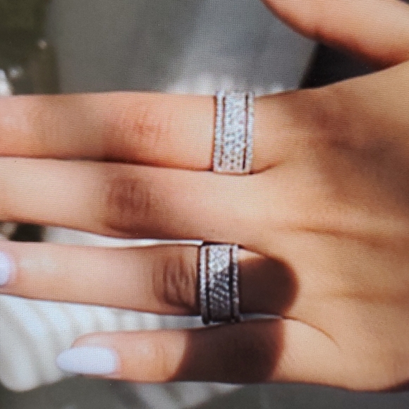 925 Silver Beautiful Diamond Ring - Picture 5 of 10